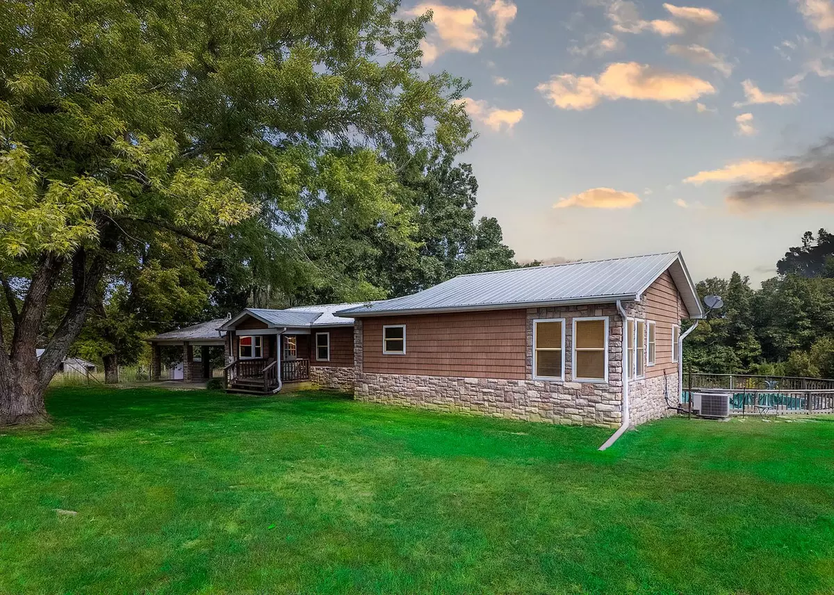 Country Home & Horse Farm in the Ozarks 0