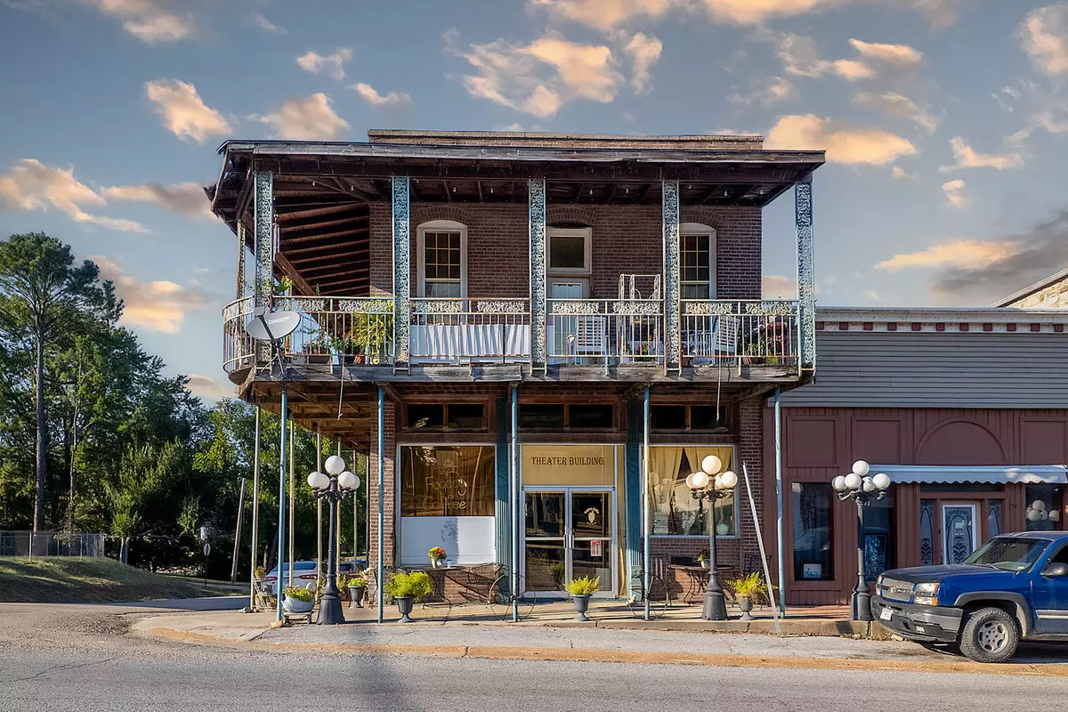 Commercial Building with Apartment in the Ozarks 0