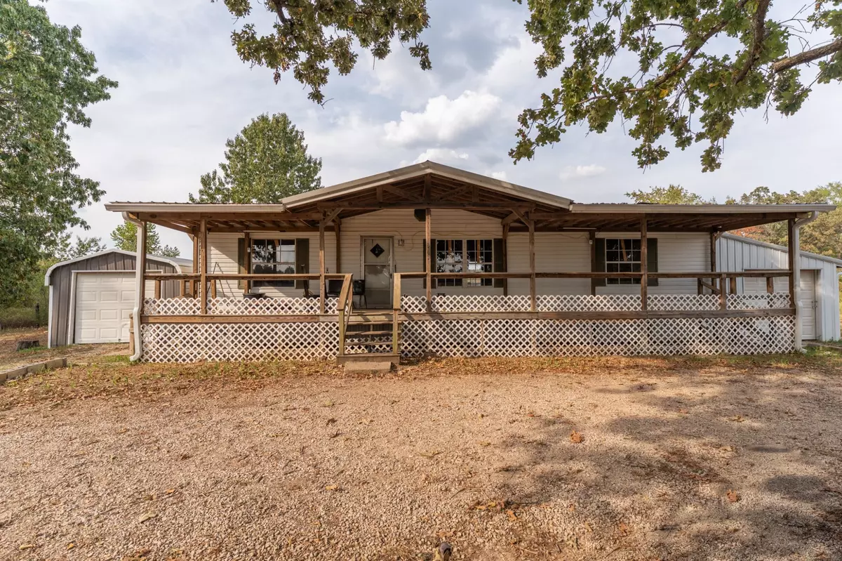 Country Home in the Ozarks2