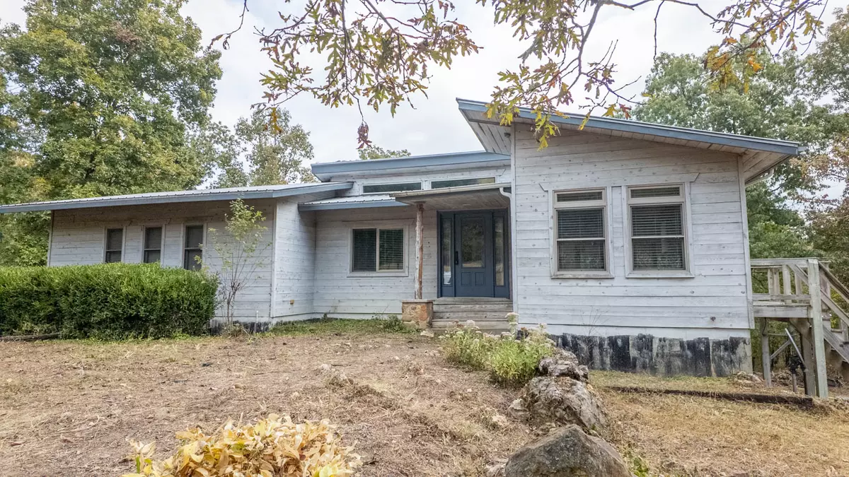 Nordic style 3 bed 2 bath house on 11 acres002