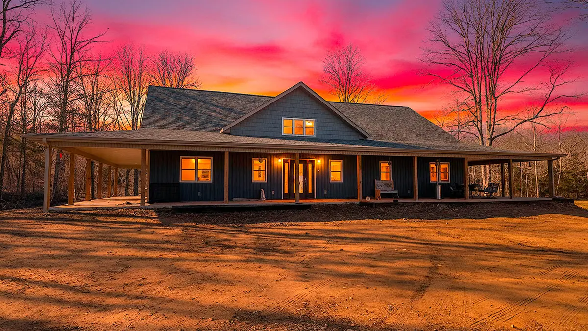 Secluded home on 50 acres000