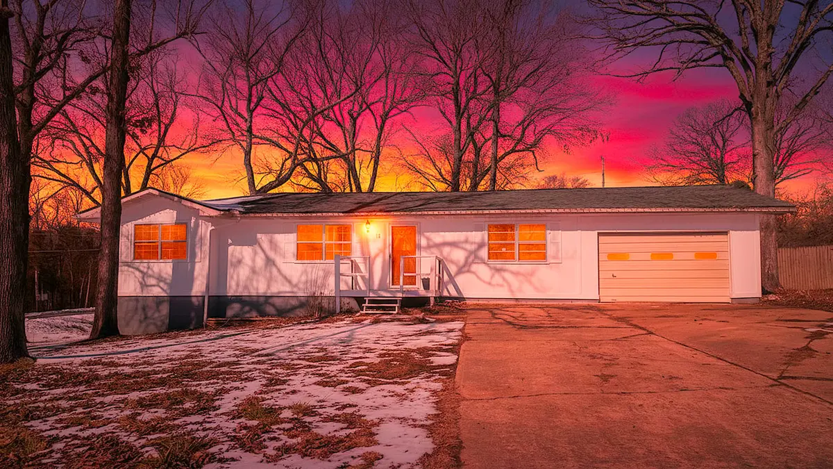 Home in Town Near the Lake 0