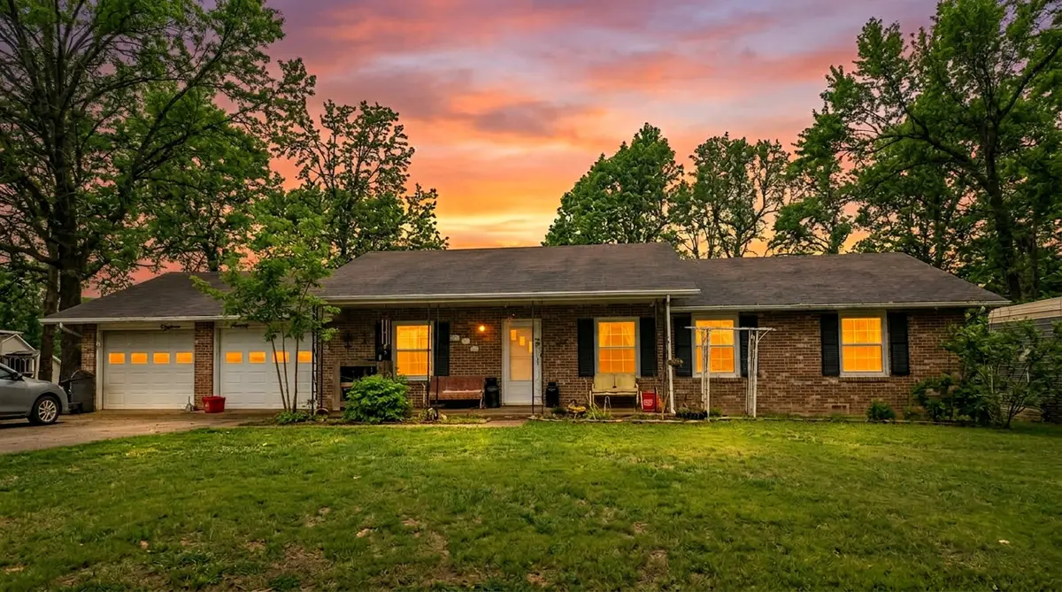 West Plains Home For Sale0