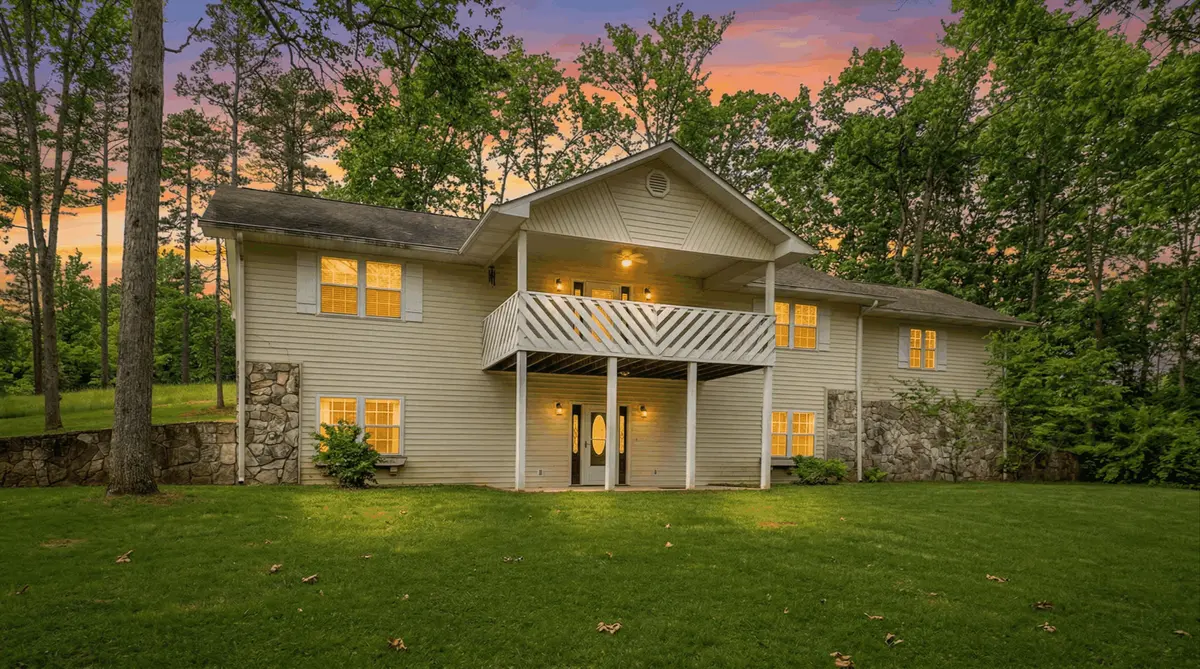 3 bed 2 bath on 3.8 acrers000