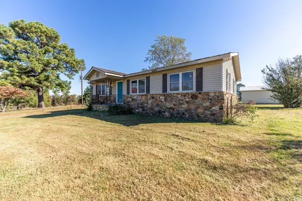 567 New Hope Road, Hardy, AR 72542