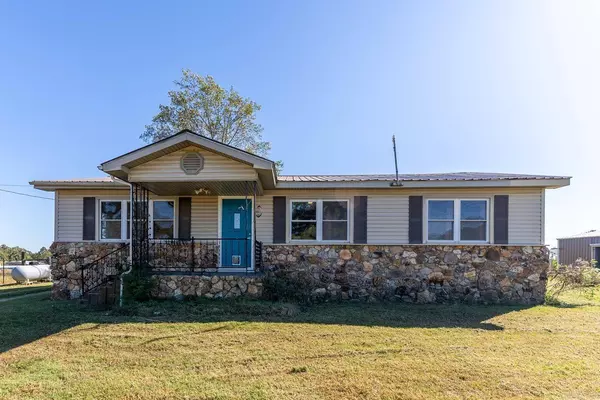 567 New Hope Road, Hardy, AR 72542