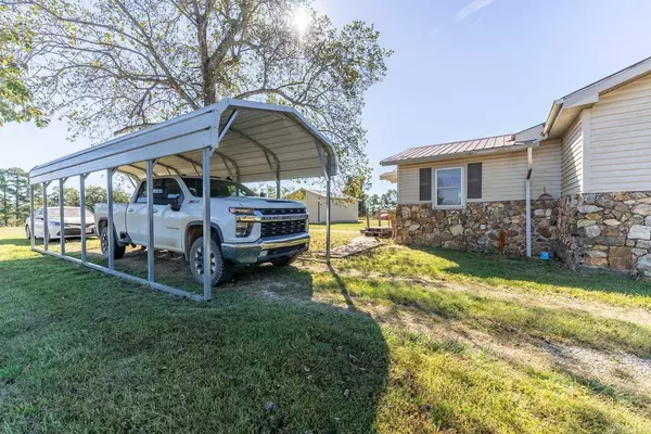 567 New Hope Road, Hardy, AR 72542