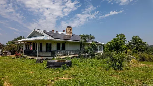 804 Banks Road, Hardy, AR 72542