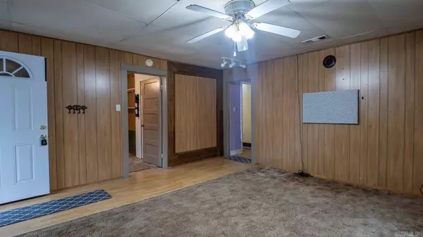 304 W Church Street, Salem, AR 72576