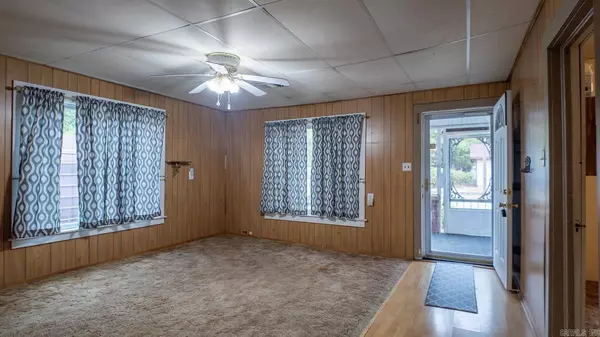 304 W Church Street, Salem, AR 72576