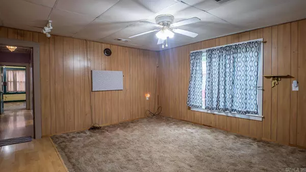 304 W Church Street, Salem, AR 72576