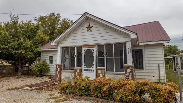 304 W Church Street, Salem, AR 72576