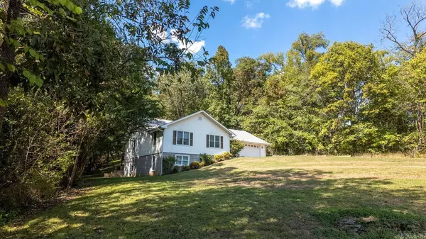 73 Cherokee Road, Cherokee Village, AR 72529