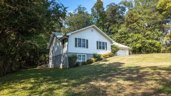 73 Cherokee Road, Cherokee Village, AR 72529