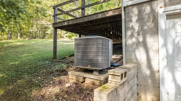 73 Cherokee Road, Cherokee Village, AR 72529