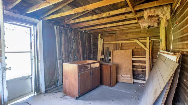 210 N Oak Street, Salem, AR 72576