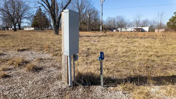 676 County Road 403, Alton, MO 65606