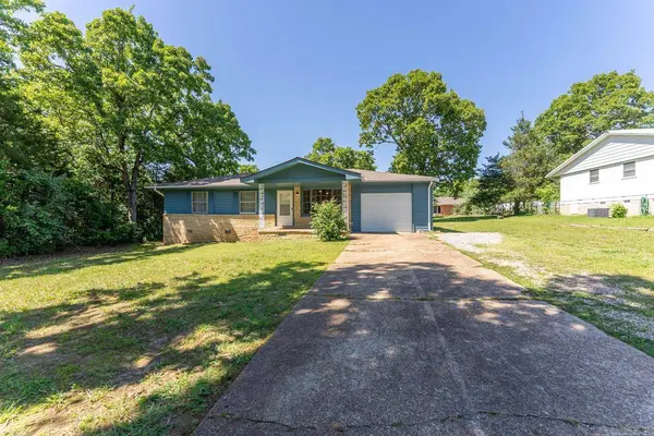 908 Manor Drive, Horseshoe Bend, AR 72512