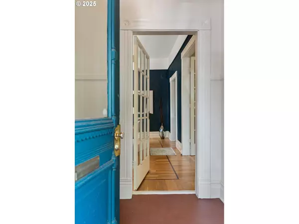 2664 NW THURMAN ST, Portland, OR 97210