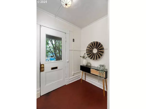 2664 NW THURMAN ST, Portland, OR 97210