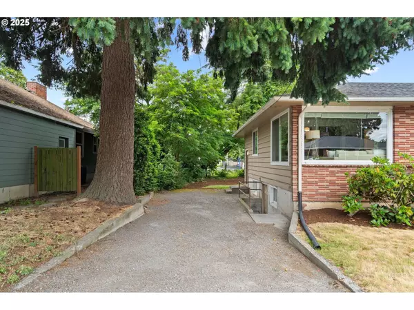 2915 SE MONROE ST, Milwaukie, OR 97222