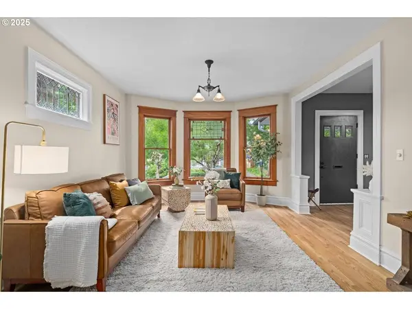 4326 NE 6TH AVE, Portland, OR 97211