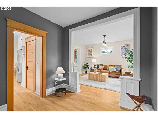 4326 NE 6TH AVE, Portland, OR 97211