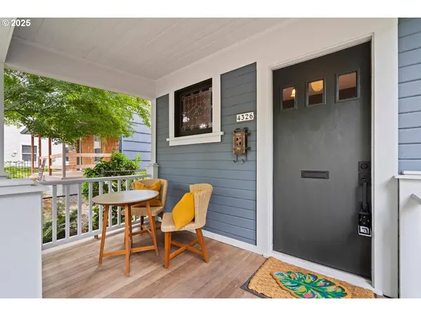 4326 NE 6TH AVE, Portland, OR 97211