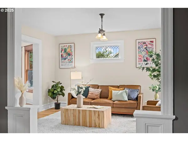 4326 NE 6TH AVE, Portland, OR 97211