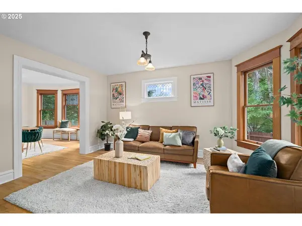 4326 NE 6TH AVE, Portland, OR 97211