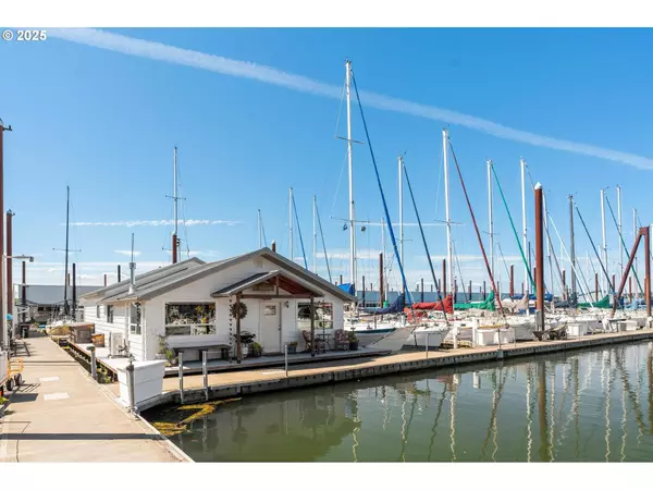 3737 NE Marine DR #4-01, Portland, OR 97211