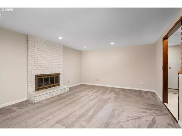 18320 CHRIS CT, Gladstone, OR 97027