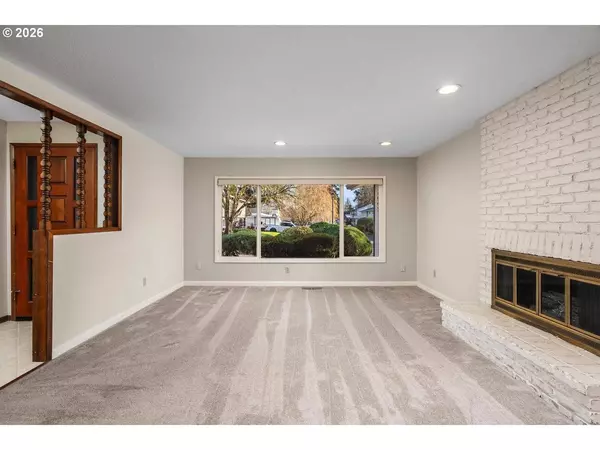 18320 CHRIS CT, Gladstone, OR 97027