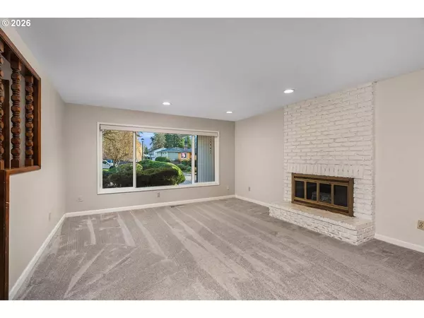 18320 CHRIS CT, Gladstone, OR 97027