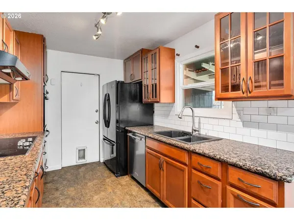 1903 SE 158TH AVE, Portland, OR 97233
