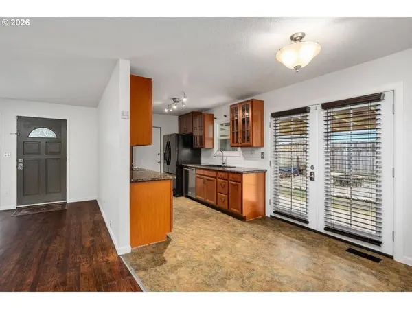 1903 SE 158TH AVE, Portland, OR 97233
