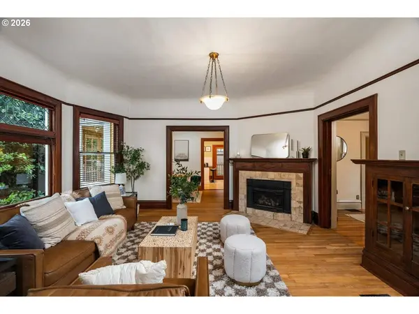 1427 SE TAYLOR ST, Portland, OR 97214