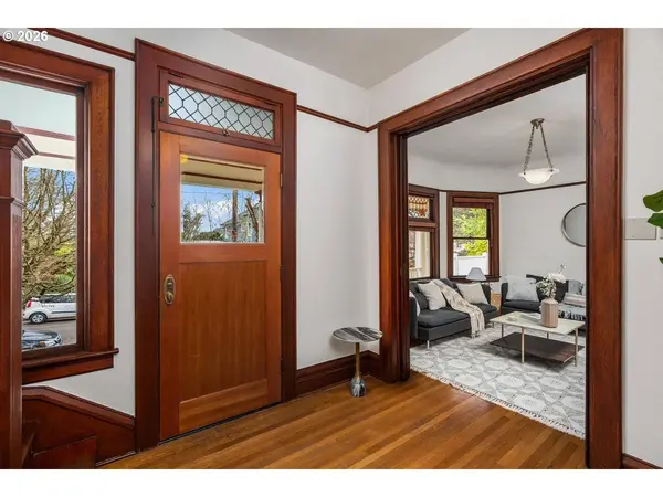 1427 SE TAYLOR ST, Portland, OR 97214