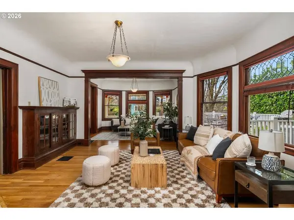 1427 SE TAYLOR ST, Portland, OR 97214