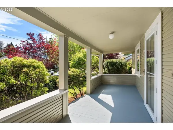303 SE 86TH AVE, Portland, OR 97216