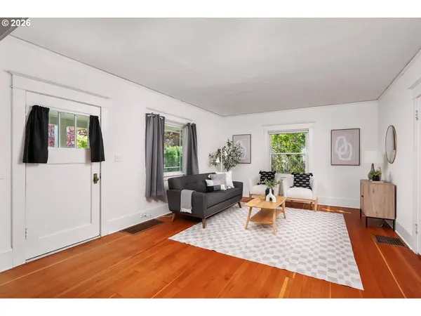 303 SE 86TH AVE, Portland, OR 97216