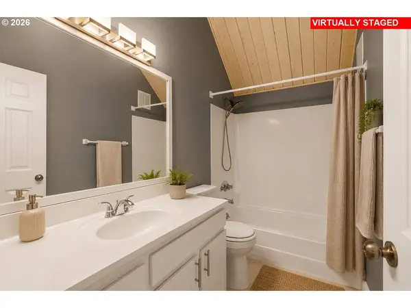 4 TOUCHSTONE #138, Lake Oswego, OR 97035