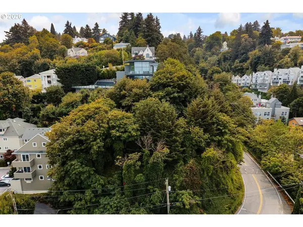 SW MONTGOMERY DR, Portland, OR 97201