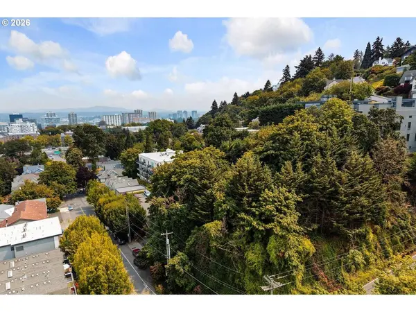 SW MONTGOMERY DR, Portland, OR 97201