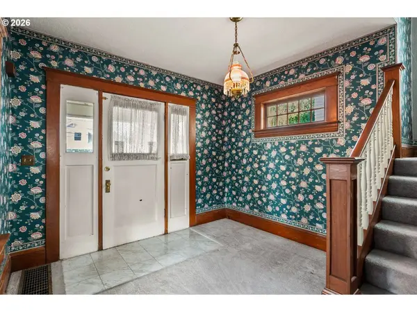 3786 SE 11TH AVE, Portland, OR 97202