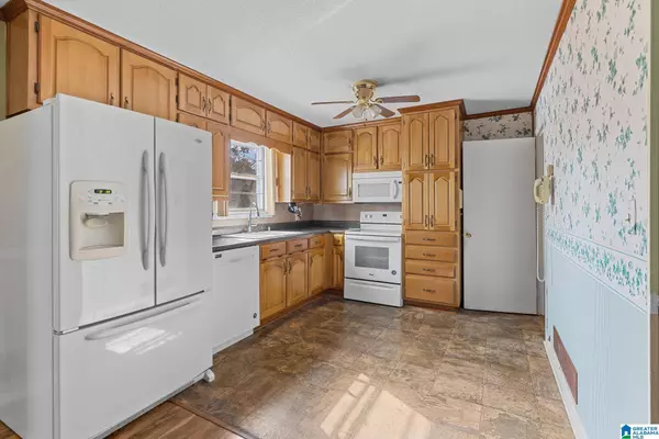 1812 DONAFRED ROAD, Fultondale, AL 35068