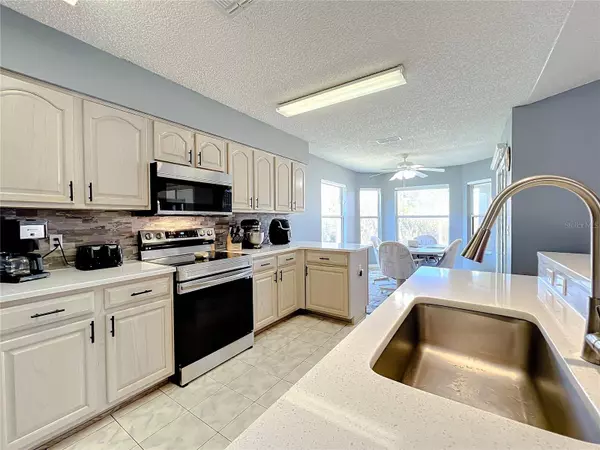 32676 OAK PARK DR, Leesburg, FL 34748