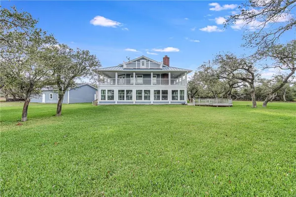 1622 Twelfth ST, Rockport, TX 78382