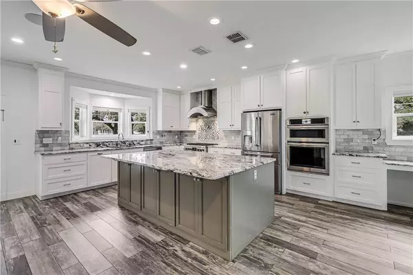 1622 Twelfth ST, Rockport, TX 78382