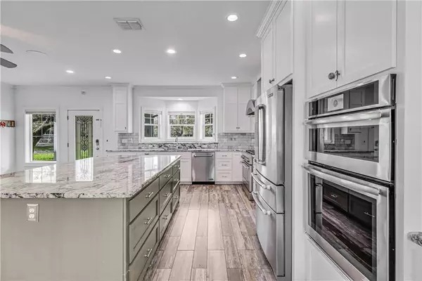 1622 Twelfth ST, Rockport, TX 78382